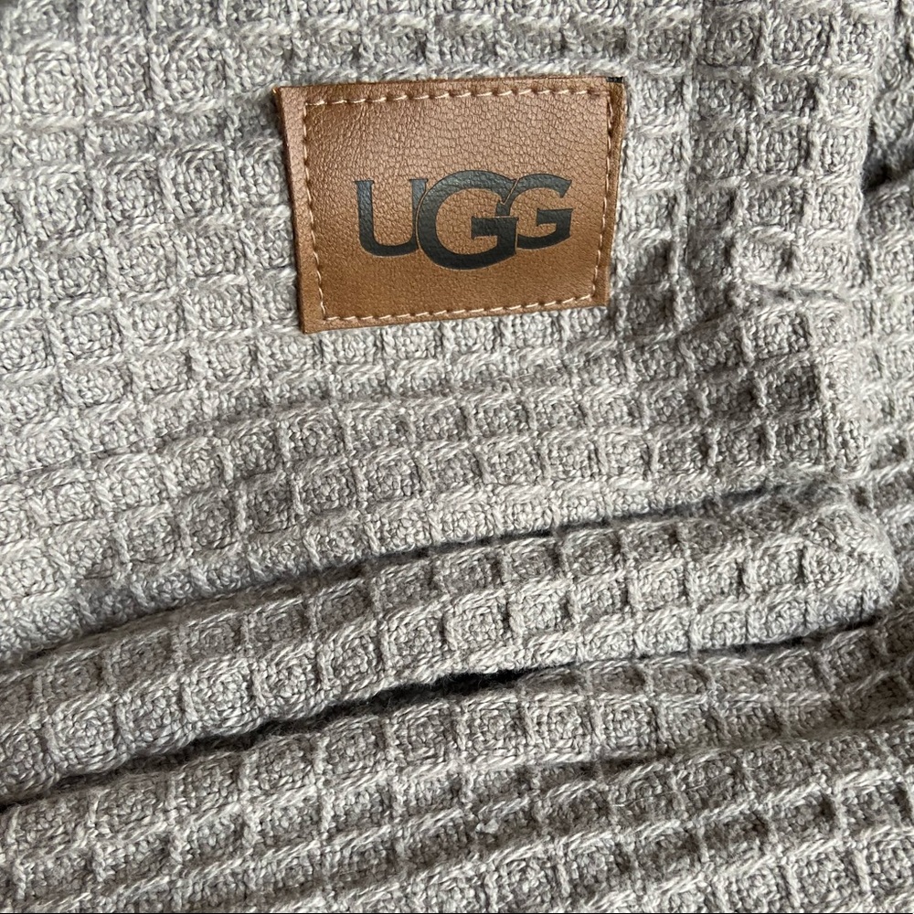 UGG Solana Washed Queen Blanket in Dove Grey